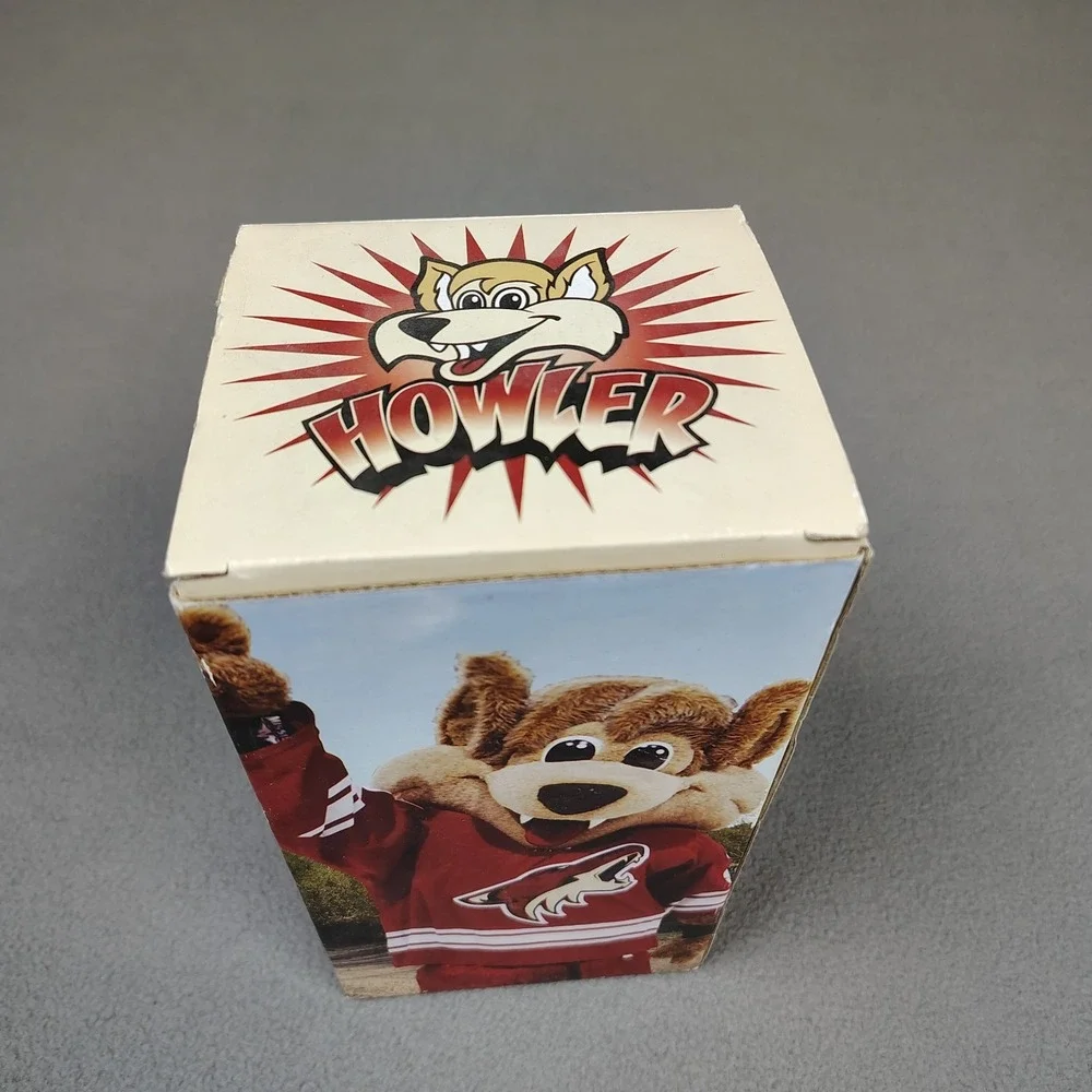 Vintage Arizona Coyotes Howler Mascot Bobblehead Hockey Rare 2006 HTF SGA NIB‎